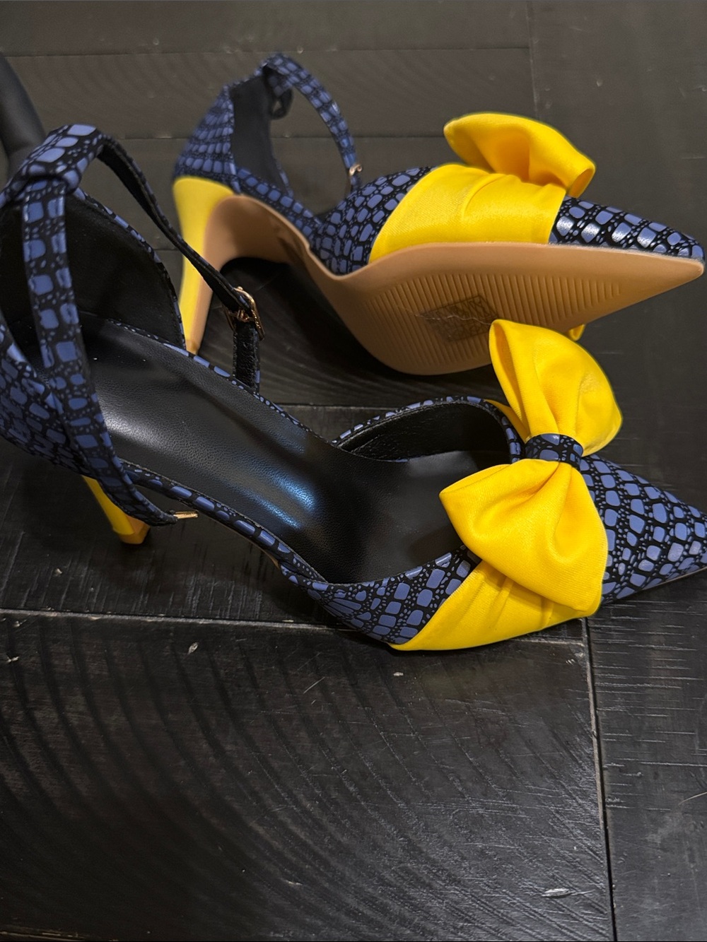 Women's Navy Patterned Pointed-Toe Heels with Yellow Bow - Picture 3 of 3